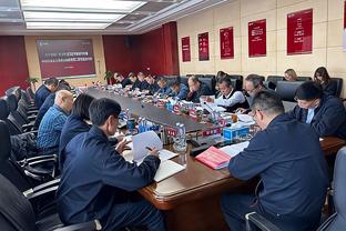 胡明轩：联哥一直是我们学习的榜样 希望他以后可以尽情享受生活